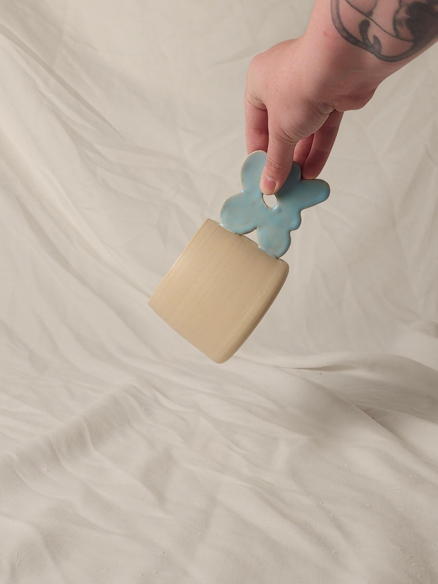 flower handle mug - teal - Kaelceramic