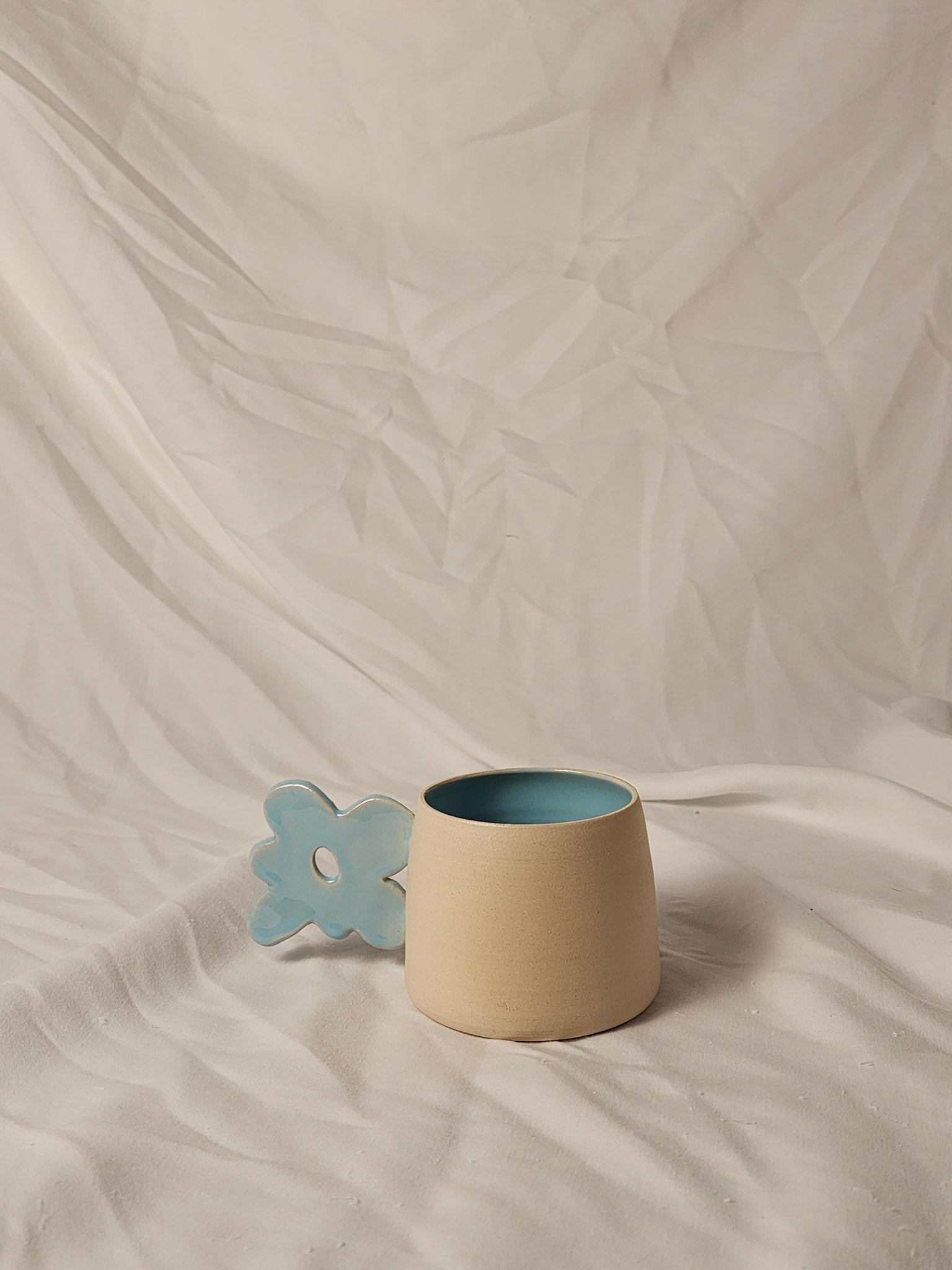 flower handle mug - teal - Kaelceramic