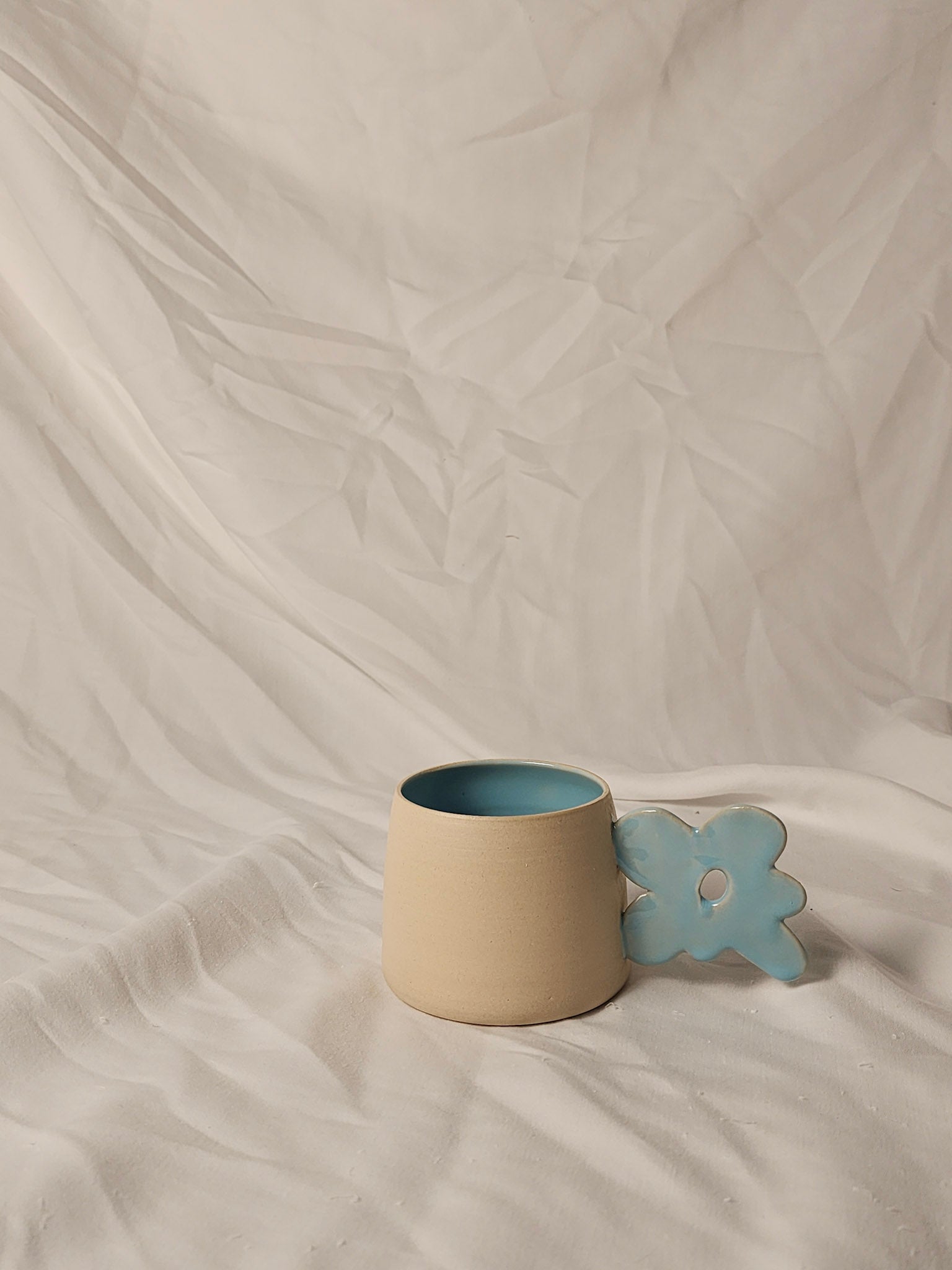 flower handle mug - teal - Kaelceramic