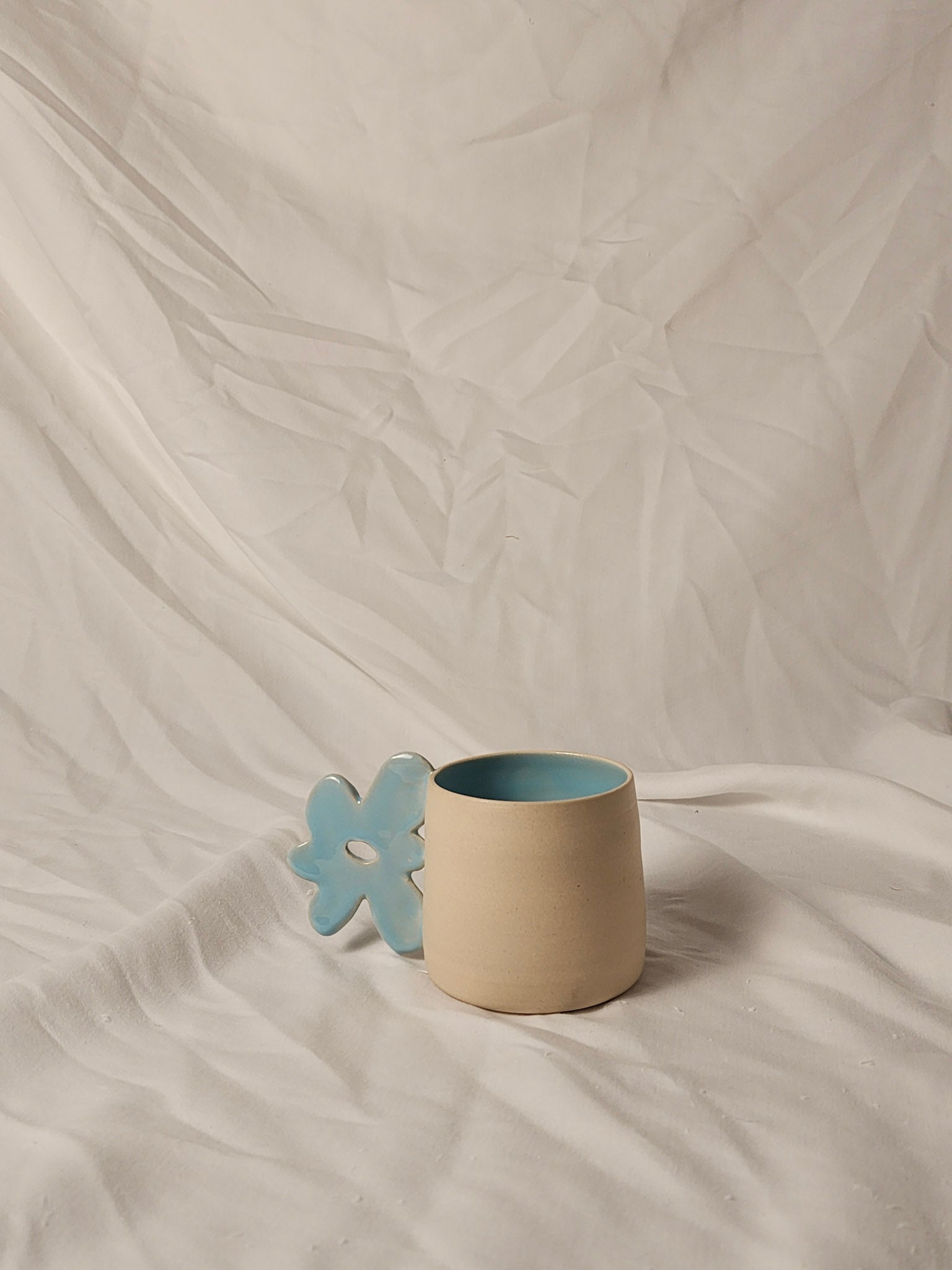 flower handle mug - teal - Kaelceramic