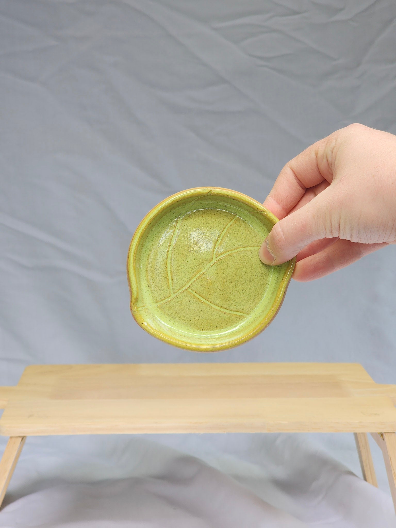 green lily leaf dish - Kaelceramic