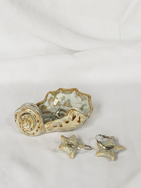 scalloped shell trinket dish - Kaelceramic