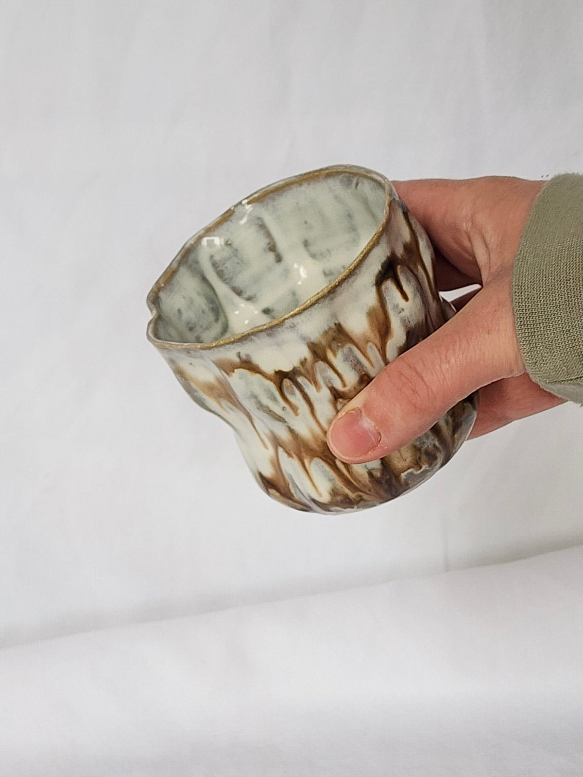 drippy scallop shell cup - Kaelceramic