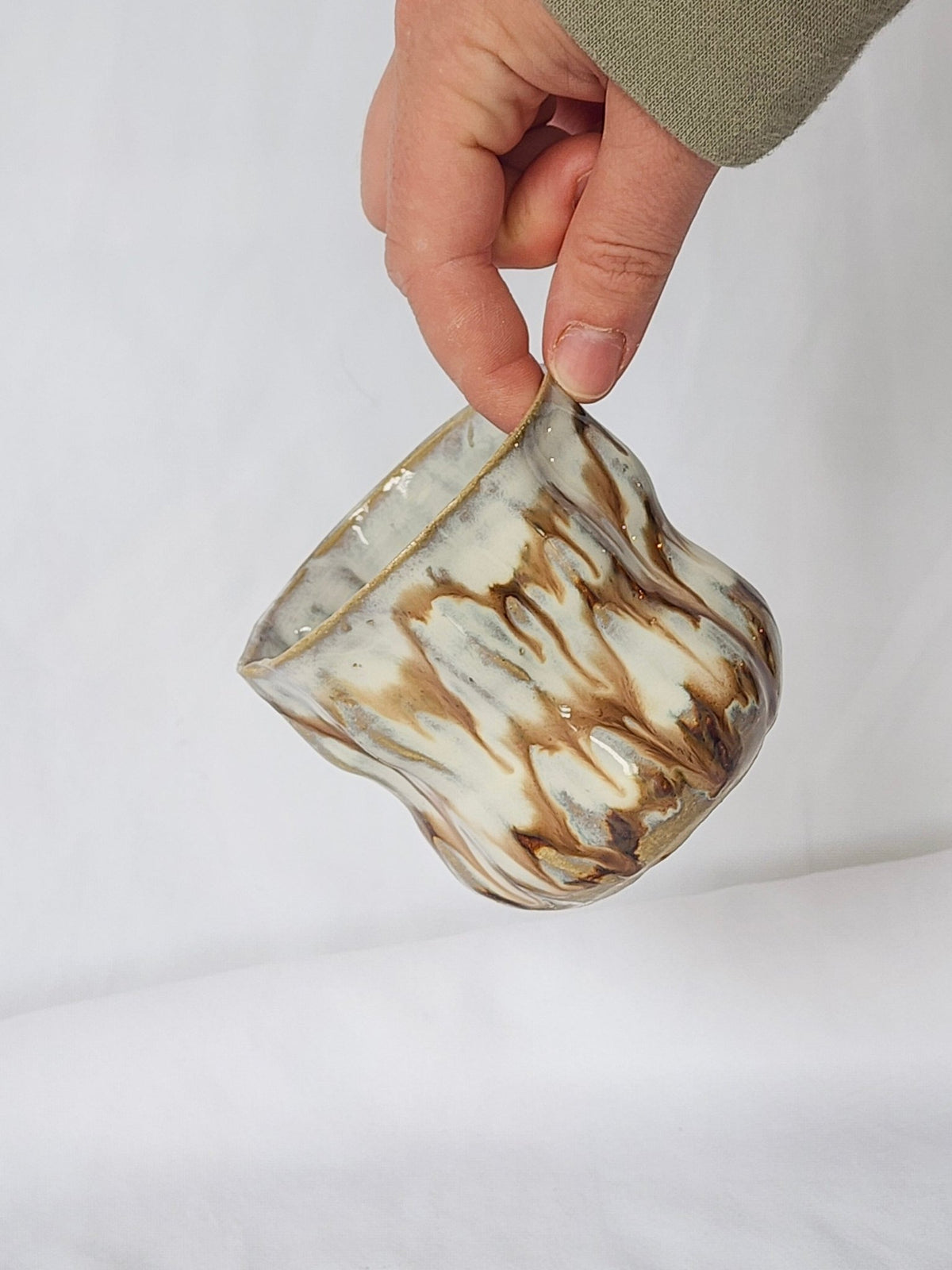 drippy scallop shell cup - Kaelceramic