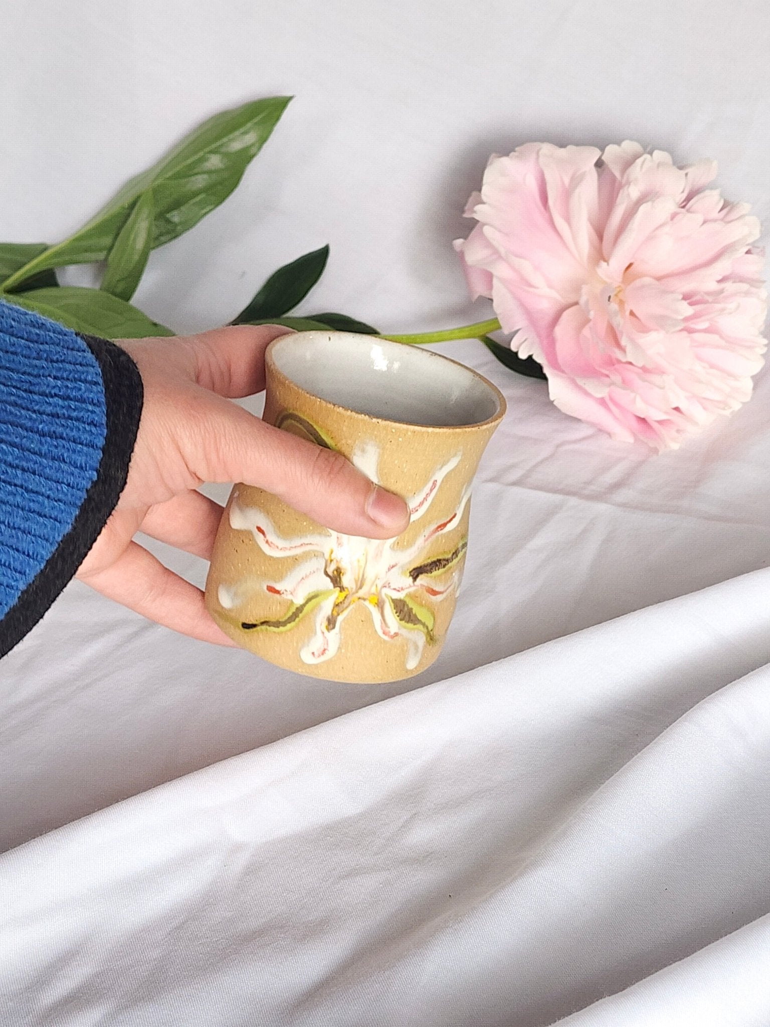 white flower sipper - Kaelceramic