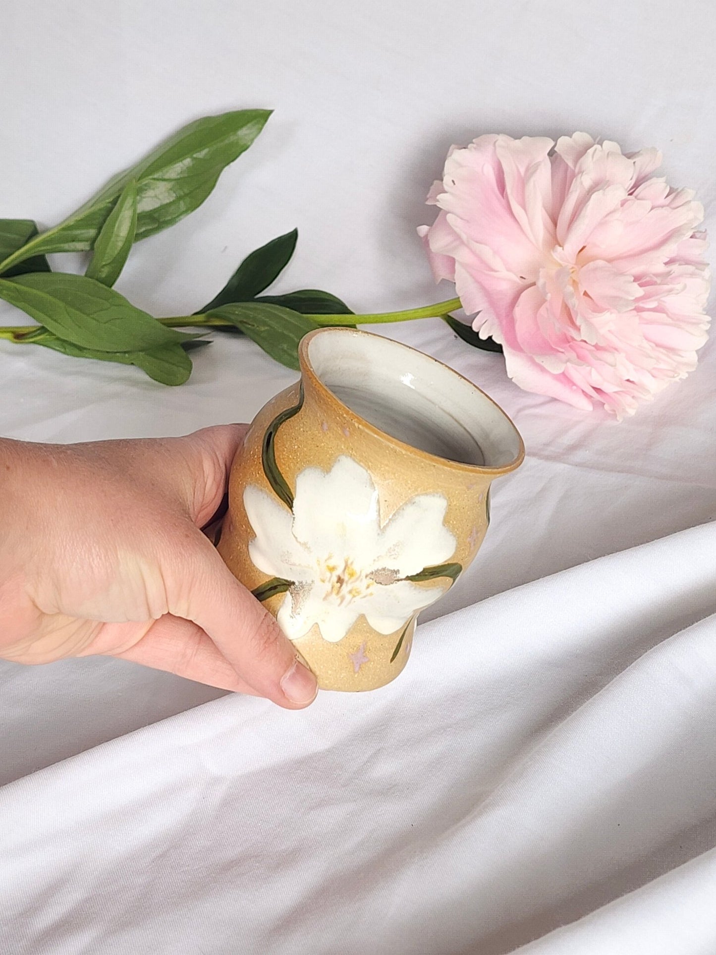 white flower sipper - Kaelceramic