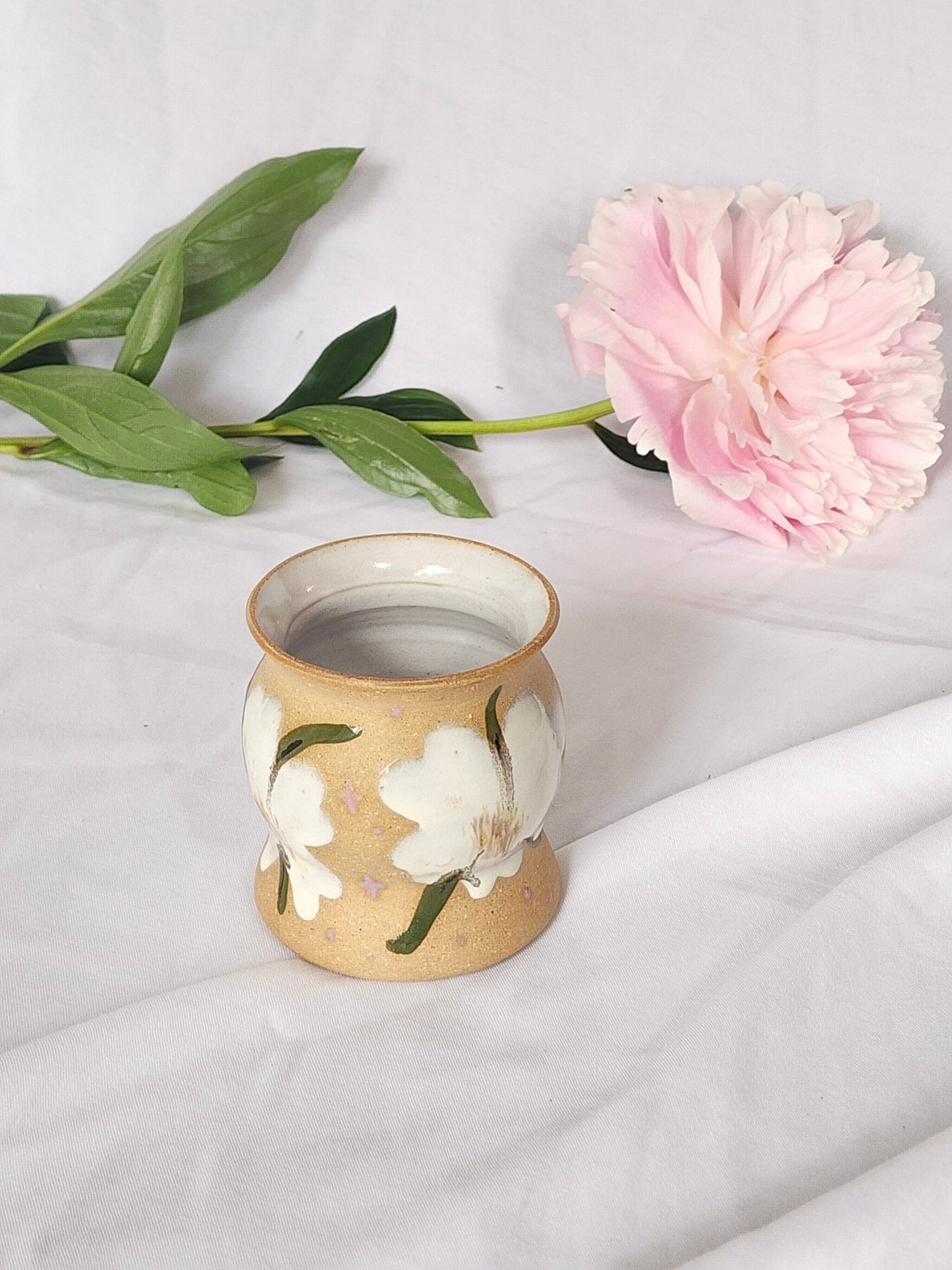 white flower sipper - Kaelceramic